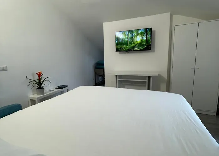 Minu, The Tiny House! Рим