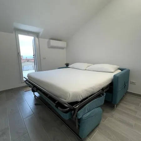 Minu, The Tiny House! * Rome