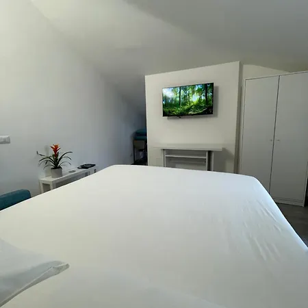 Minu, The Tiny House! Rome